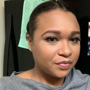 Meet your Posher, Alecia